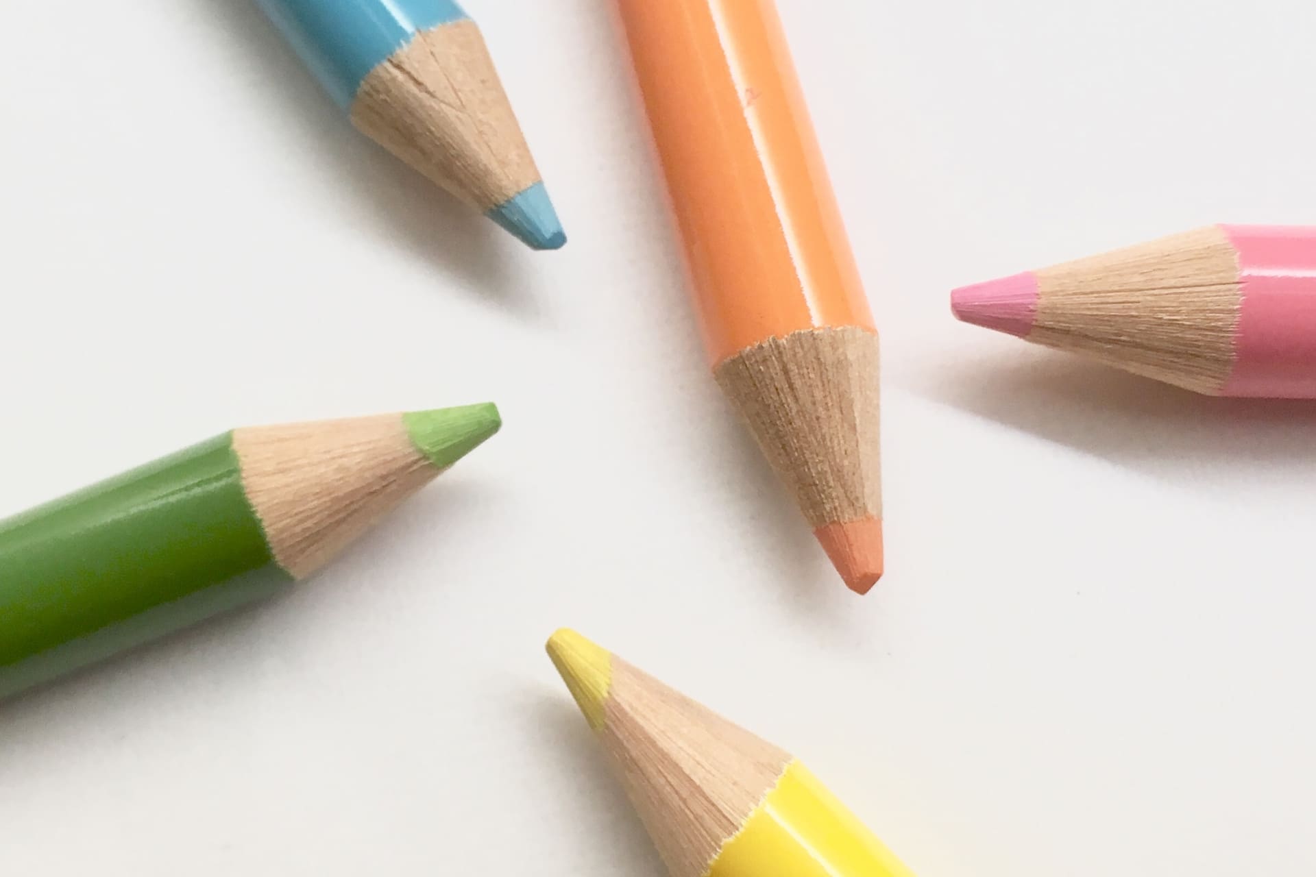 5本の色鉛筆